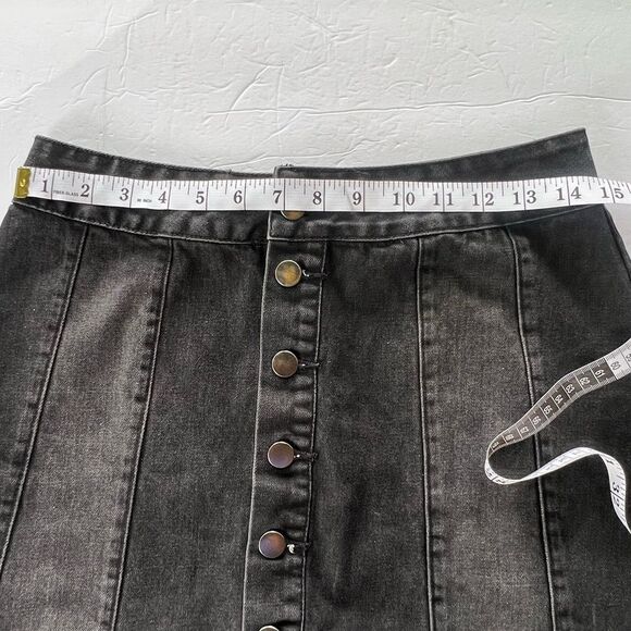 BDG Denim Button Up Front Acid Wash Gray/Black Short Mini Skirt Sz M - Picture 9 of 10